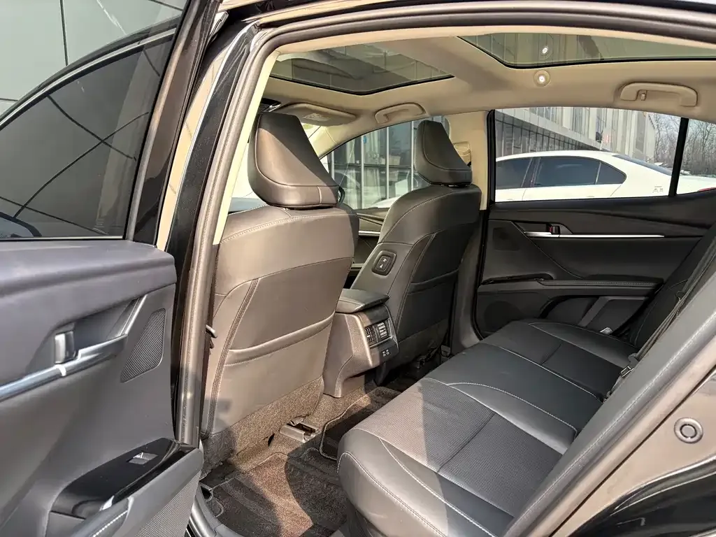 Toyota Camry 2024 из CN, фото 6
