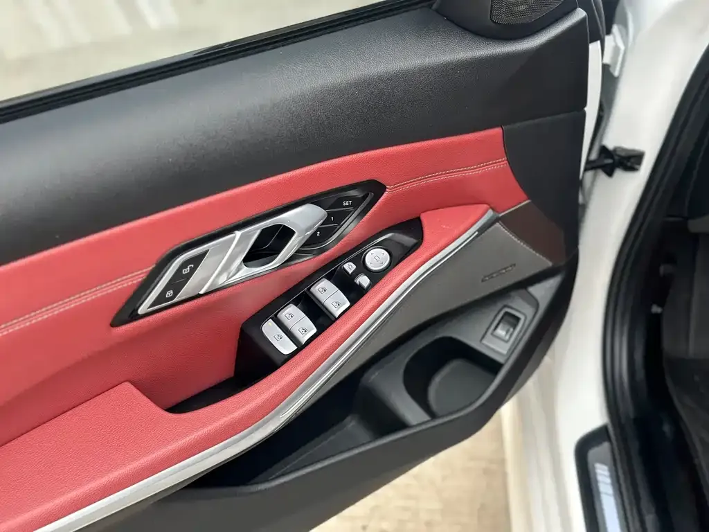 BMW 3 Series 2023 из CN, фото 4