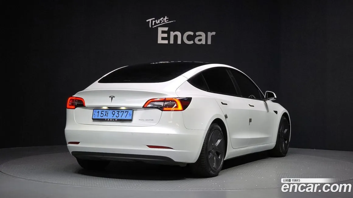 Tesla Model 3 — фото 2