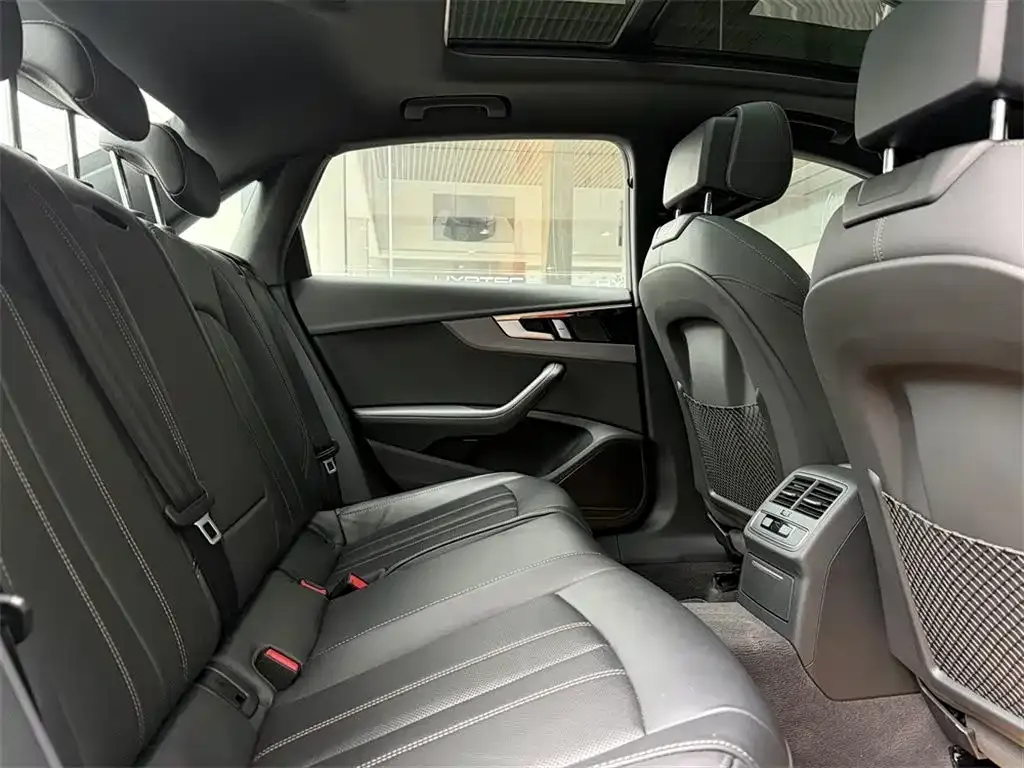 Audi A4L 2024 из CN, фото 10