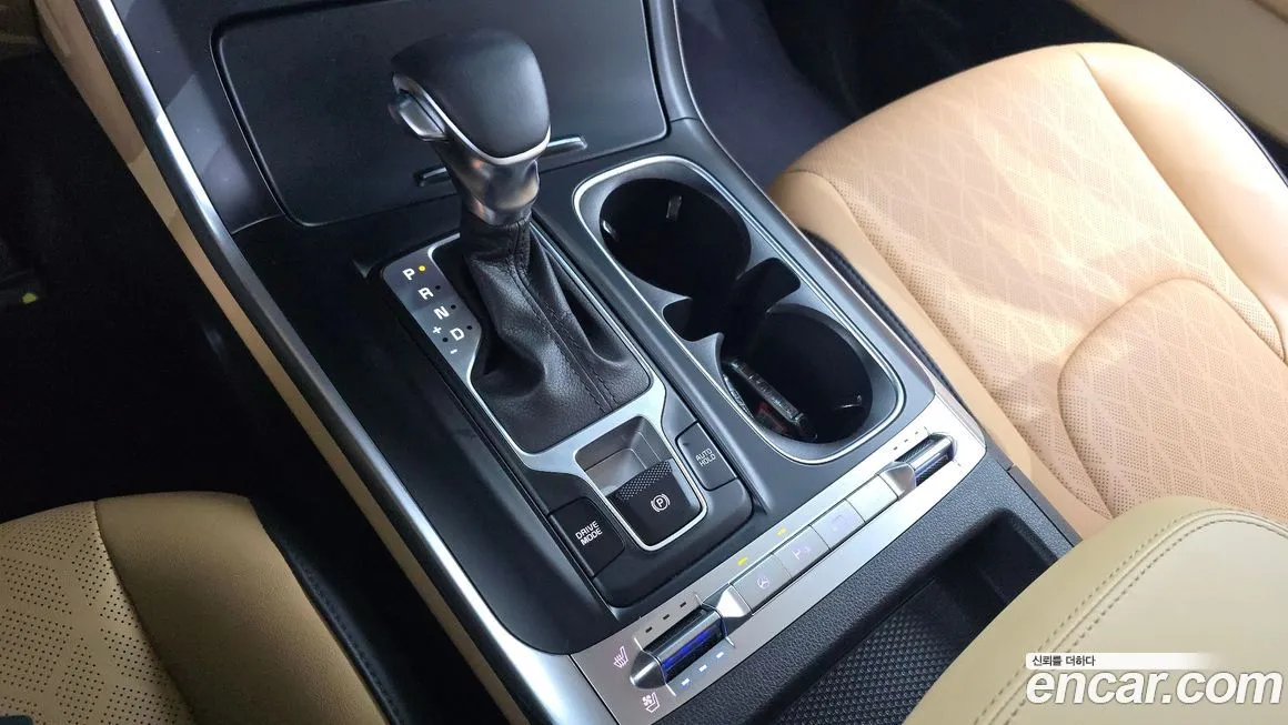 Kia Carnival — фото 10