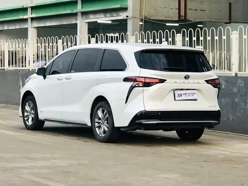 Toyota Sienna 2024 из CN, фото 5