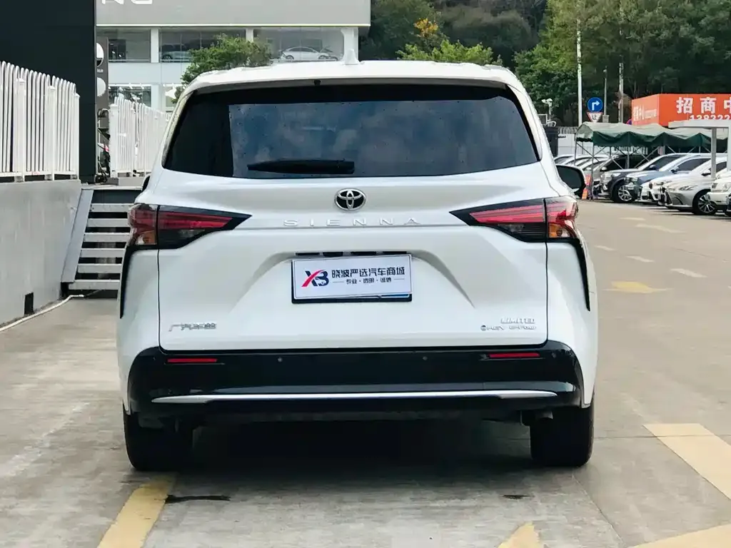 Toyota Sienna 2024 из CN, фото 3