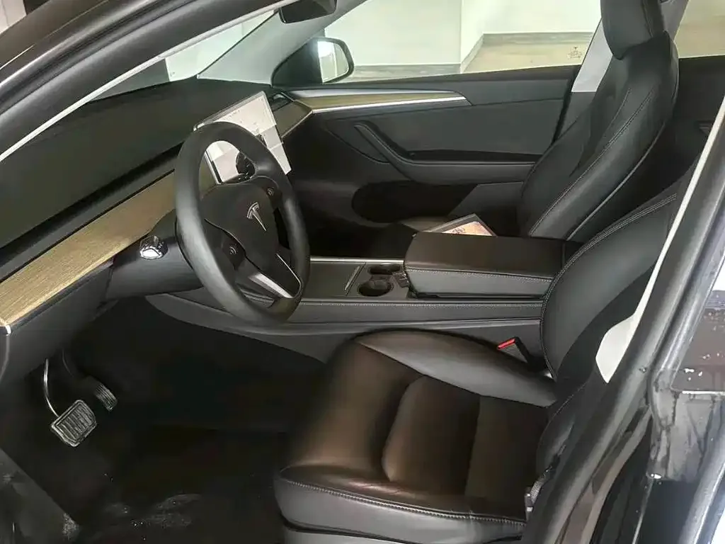 Tesla Model Y 2023 из CN, фото 8