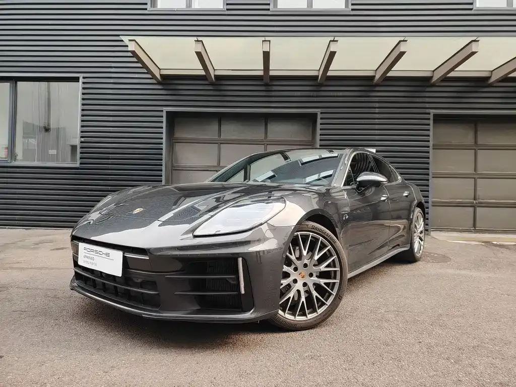 Porsche Panamera — фото 1