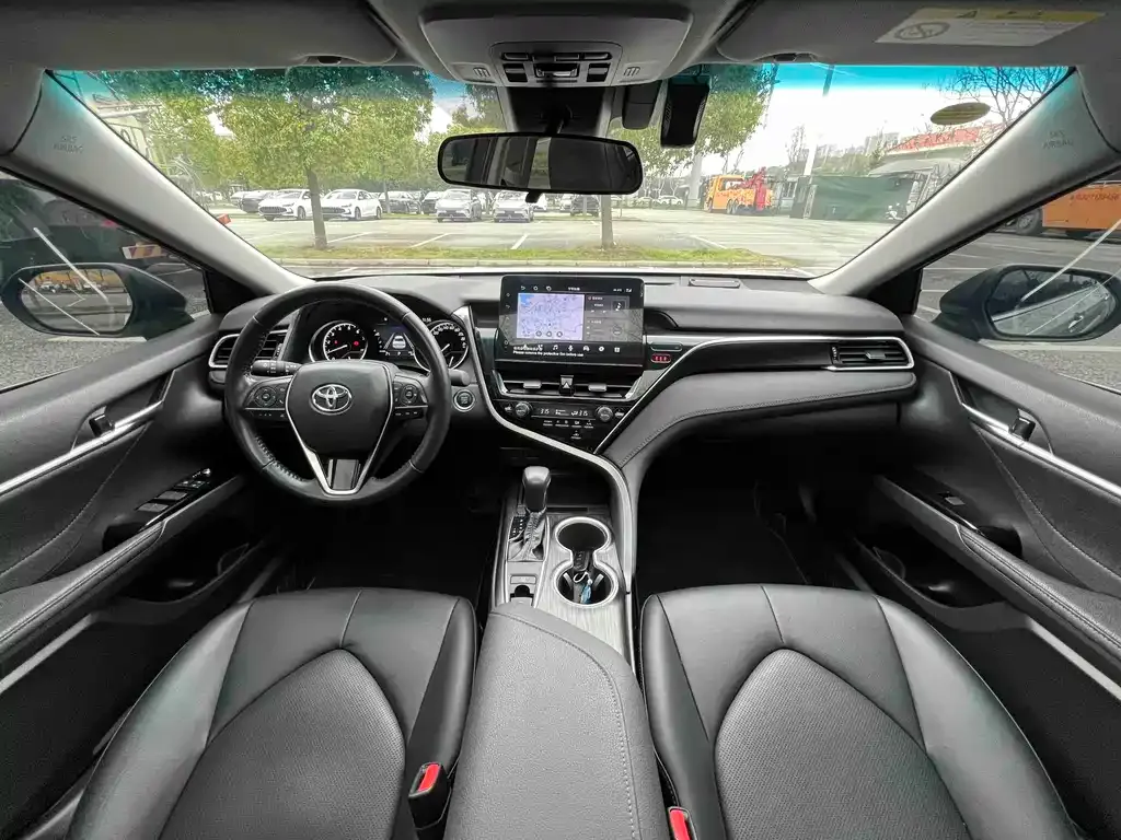Toyota Camry — фото 3