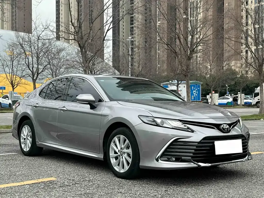 Toyota Camry — фото 6