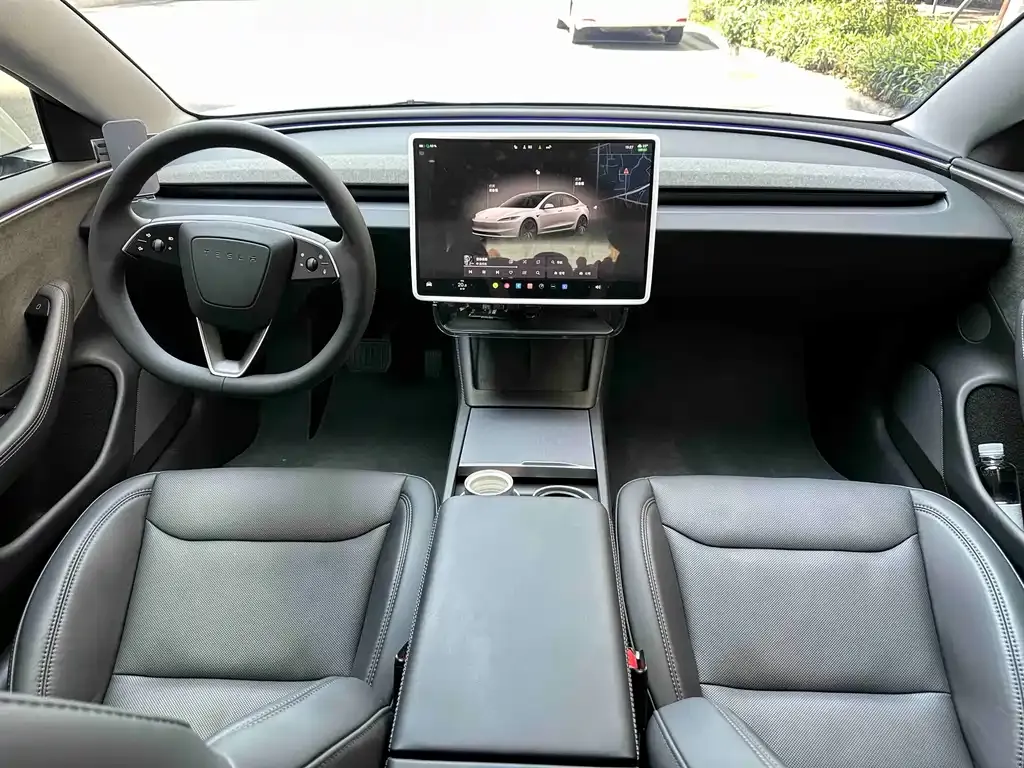 Tesla Model 3 — фото 5