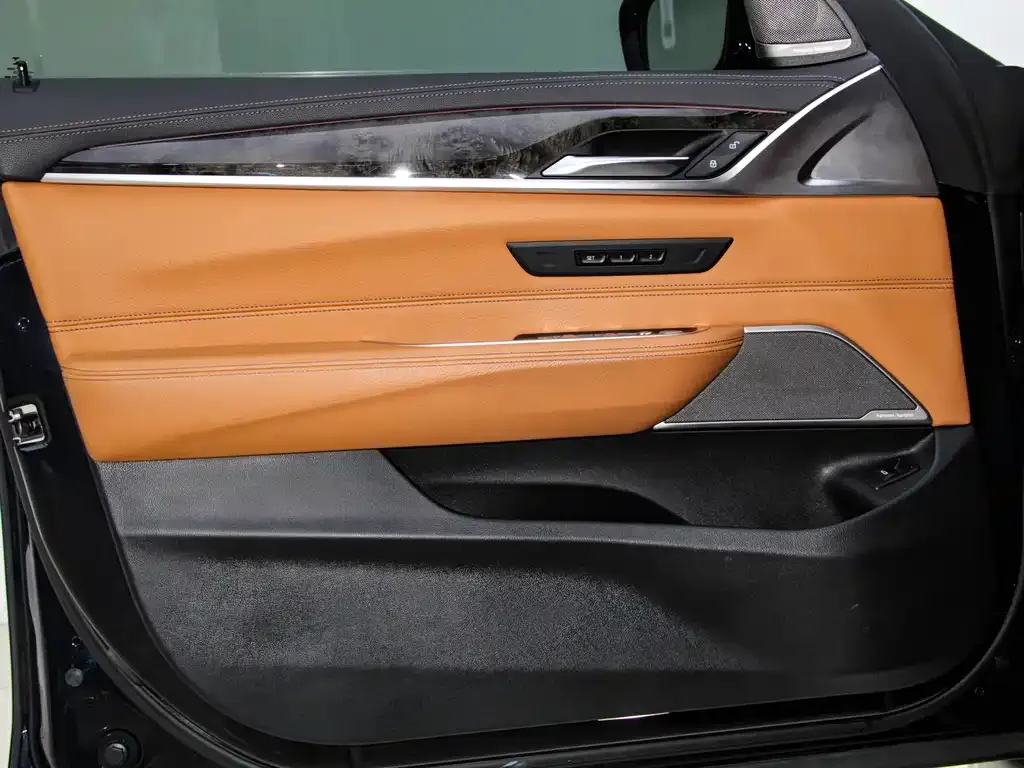 BMW 6 Series GT 2022 из CN, фото 10