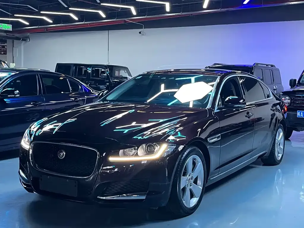 Jaguar XFL — фото 1
