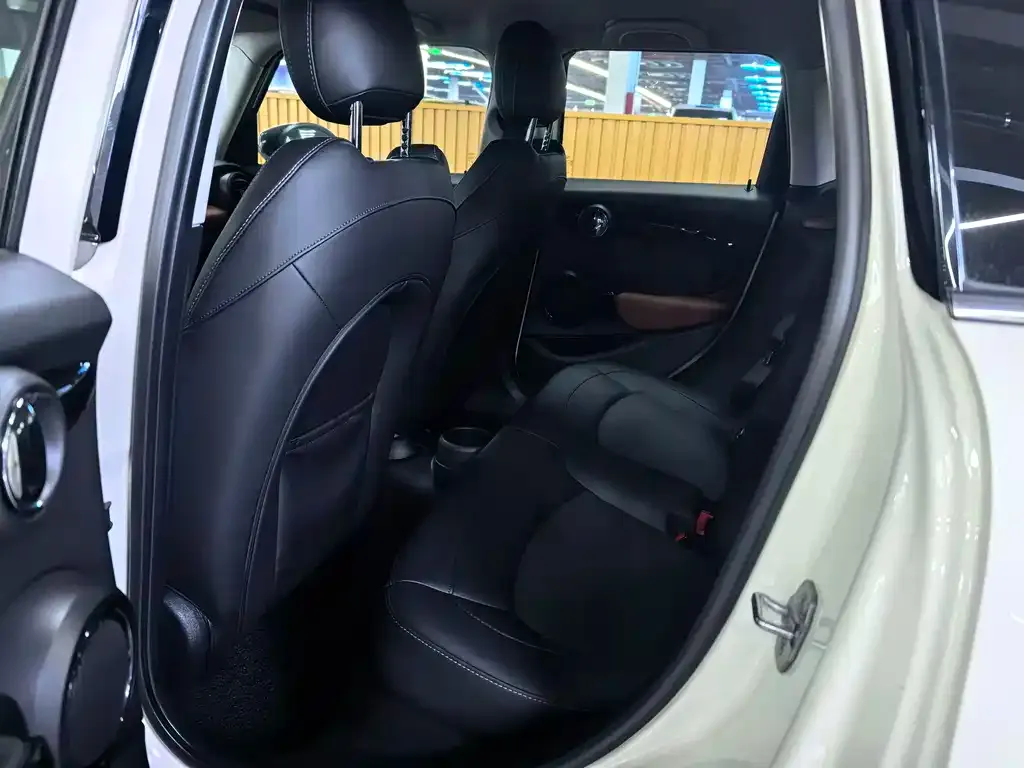 MINI Cooper (3-door) 2021 из CN, фото 2