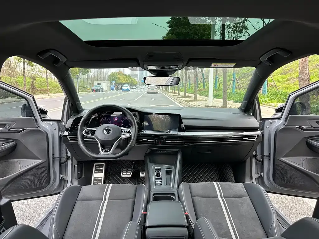 Volkswagen Golf 2022 из CN, фото 6