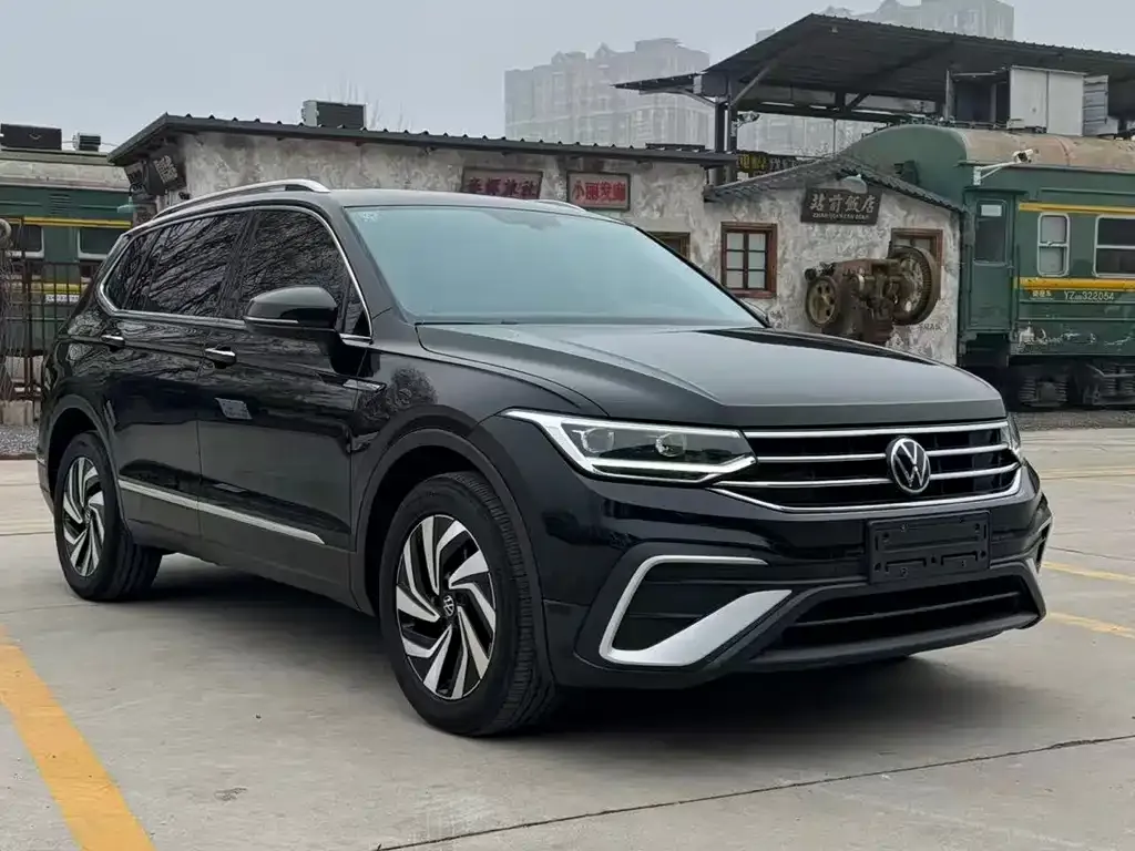 Volkswagen Tiguan L 2022 из CN, фото 2