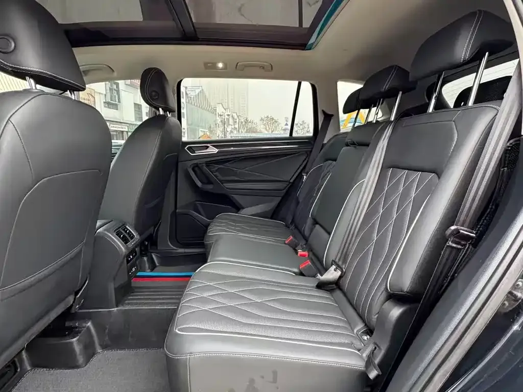 Volkswagen Tiguan L 2022 из CN, фото 3