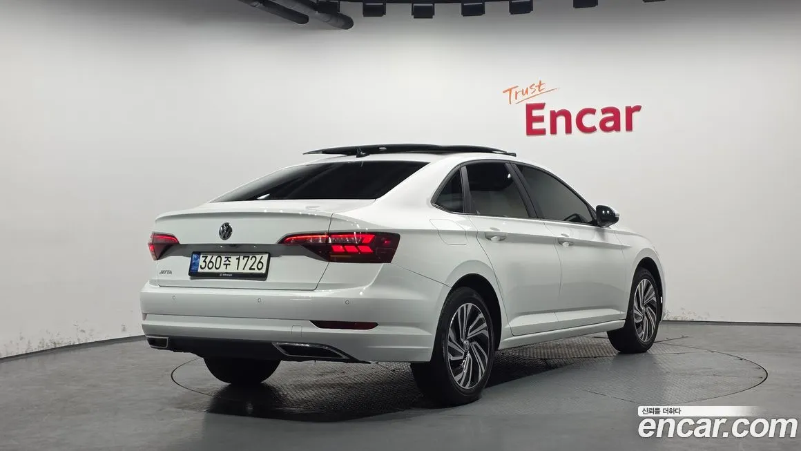 Volkswagen Jetta — фото 5