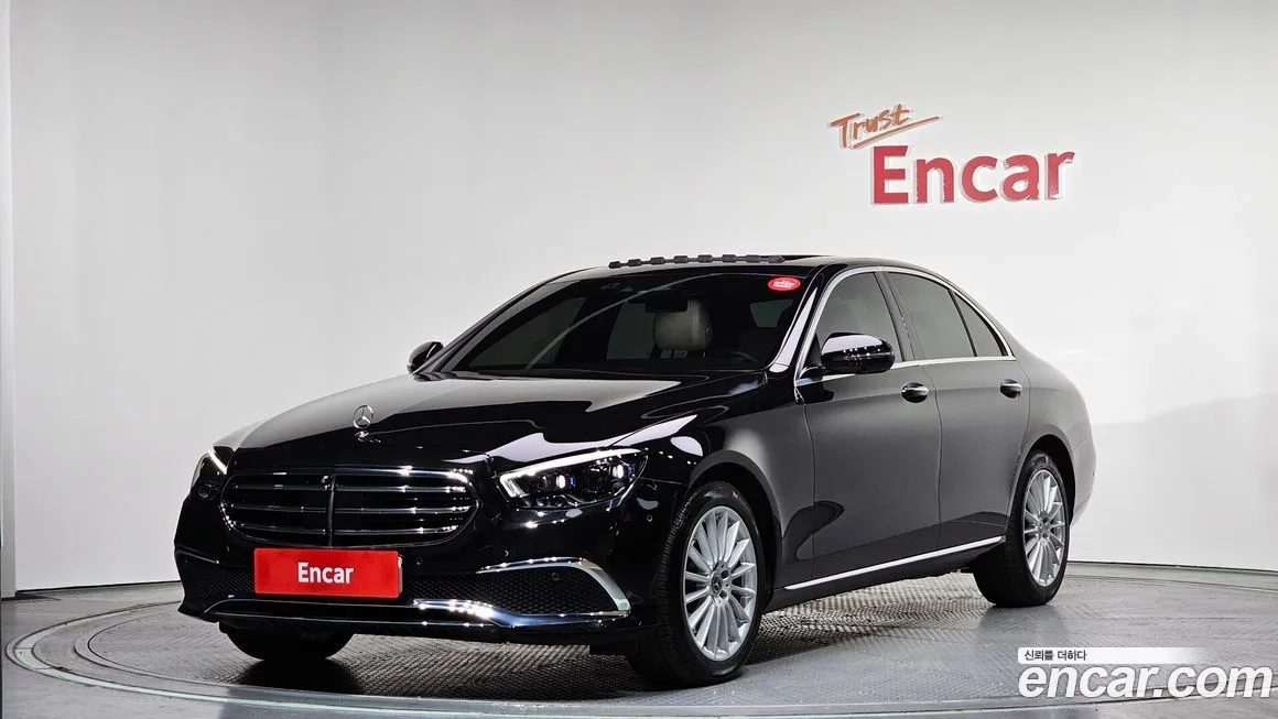 Mercedes-Benz E-Class — фото 1