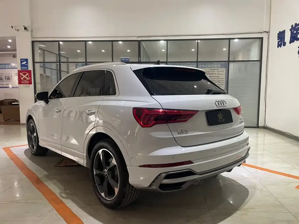 Audi Q3 — фото 10