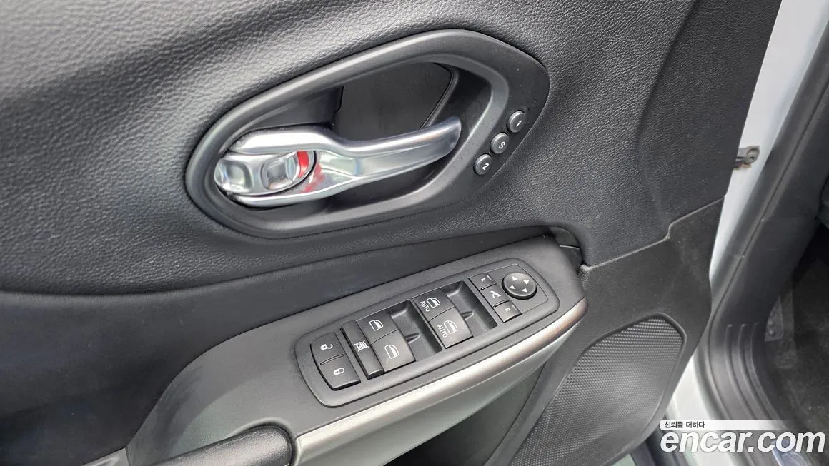 Jeep Cherokee — фото 7