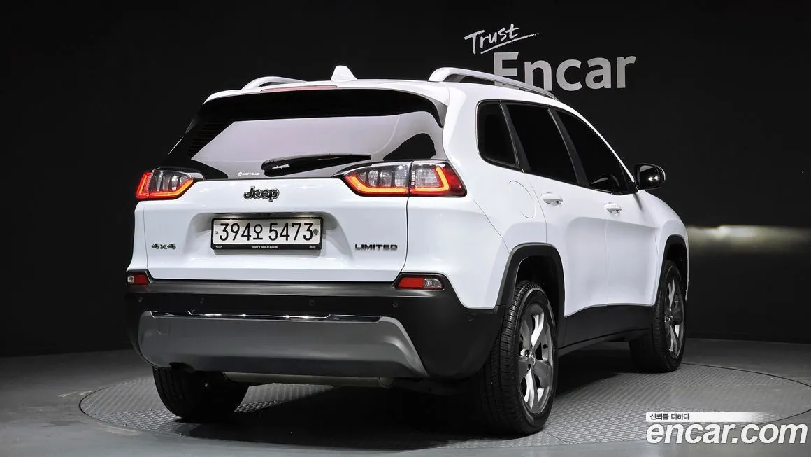 Jeep Cherokee — фото 3