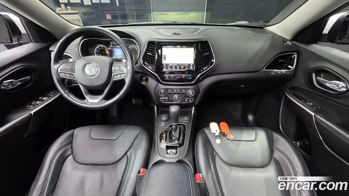 Jeep Cherokee — фото 10