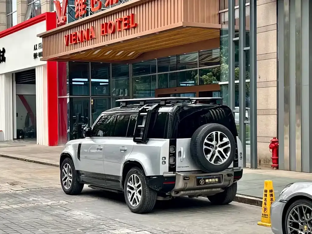 Land Rover Defender — фото 7