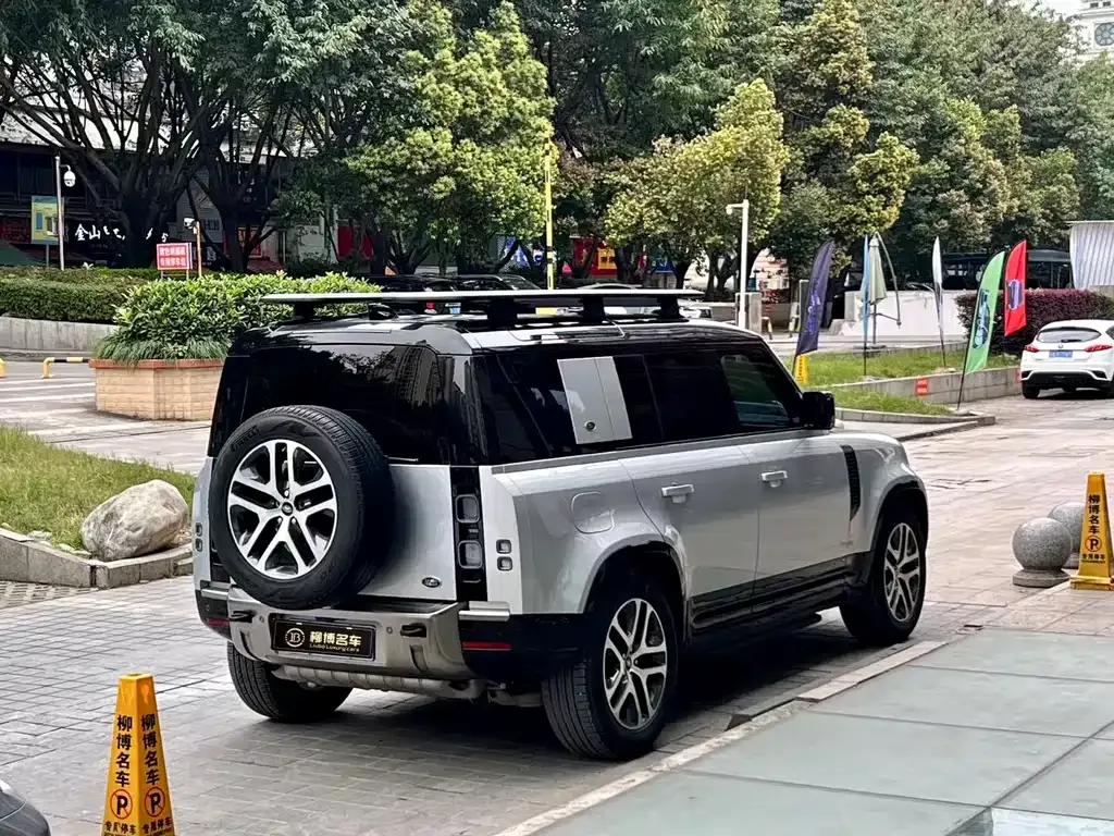 Land Rover Defender — фото 10