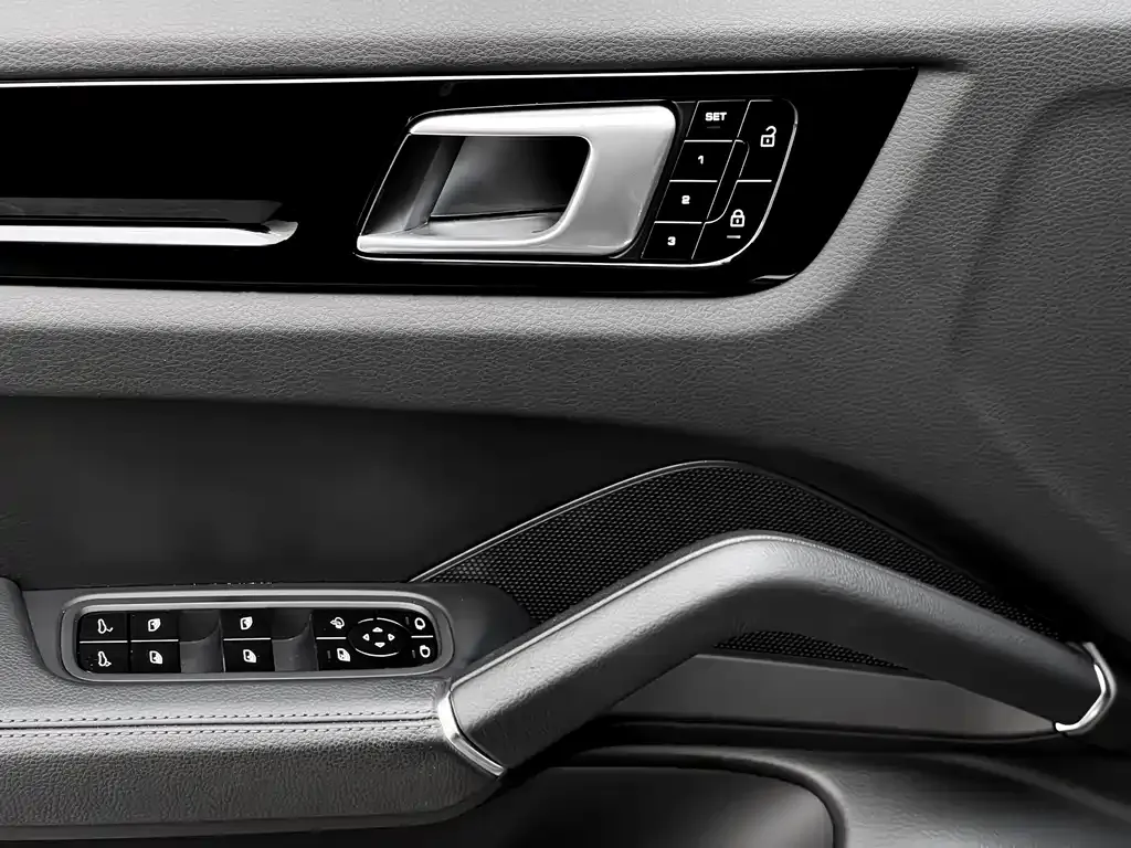 Porsche Cayenne — фото 3
