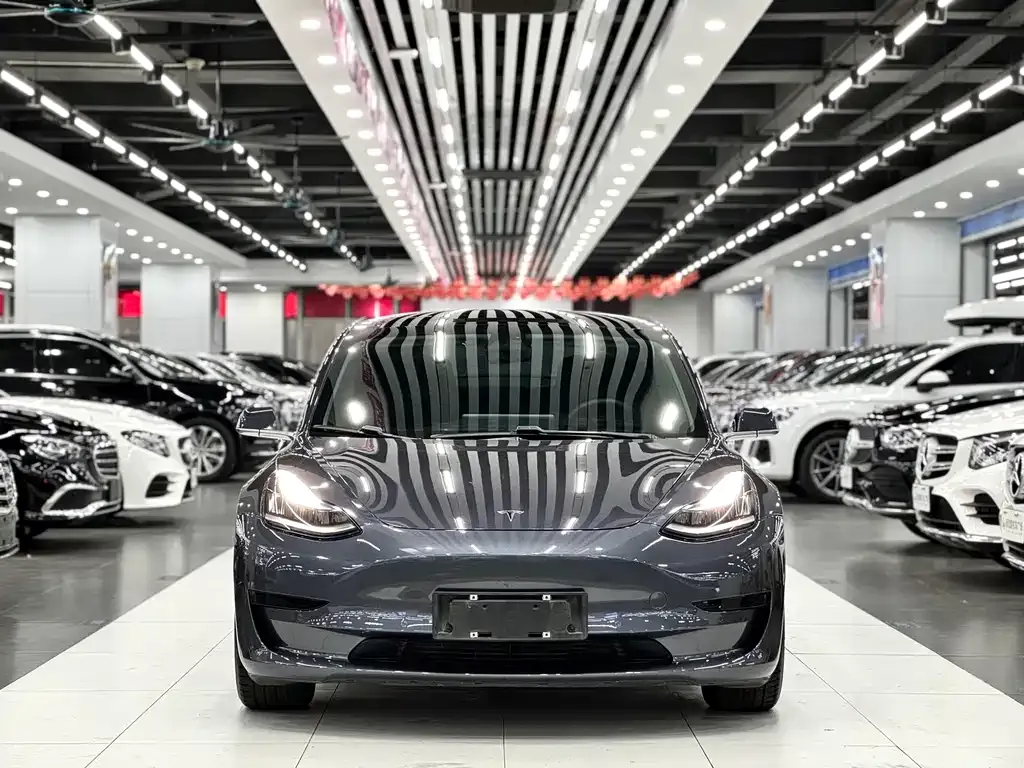 Tesla Model 3 — фото 7