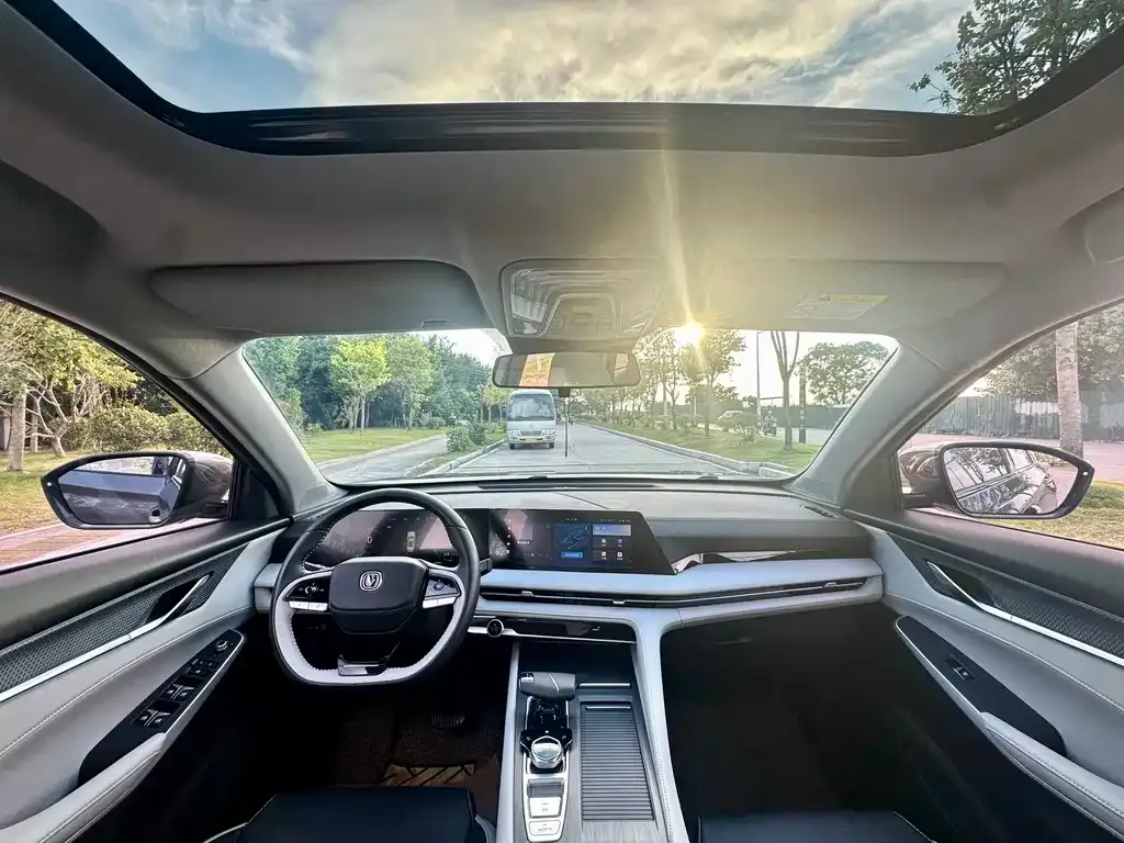 Changan CS75PLUS 2023 из CN, фото 2