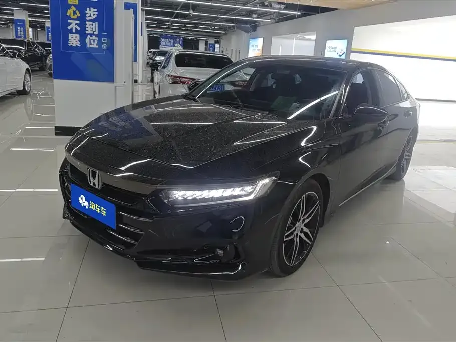 Honda Accord — фото 1