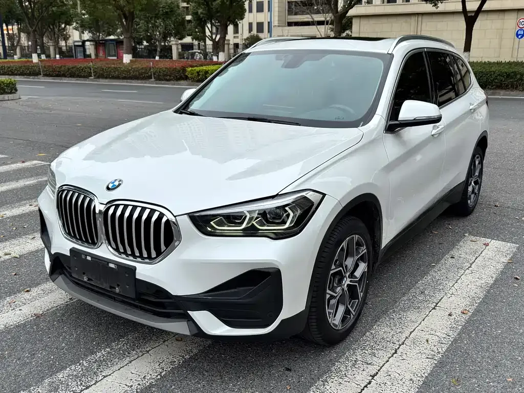 BMW X1 — фото 1