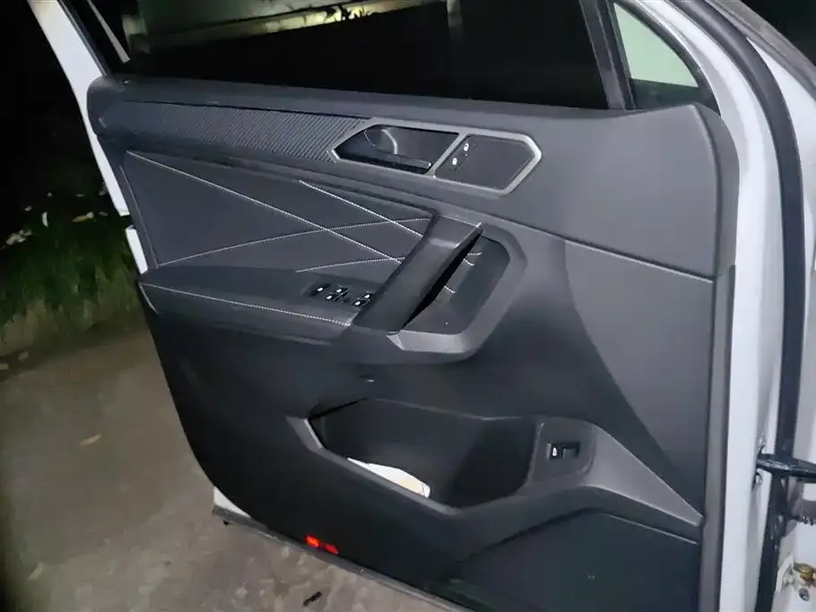 Volkswagen Tiguan L 2022 из CN, фото 5