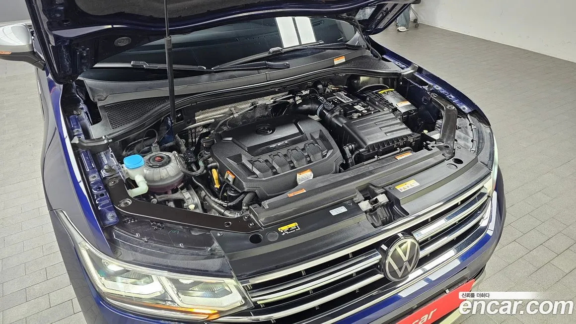 Volkswagen Tiguan — фото 9