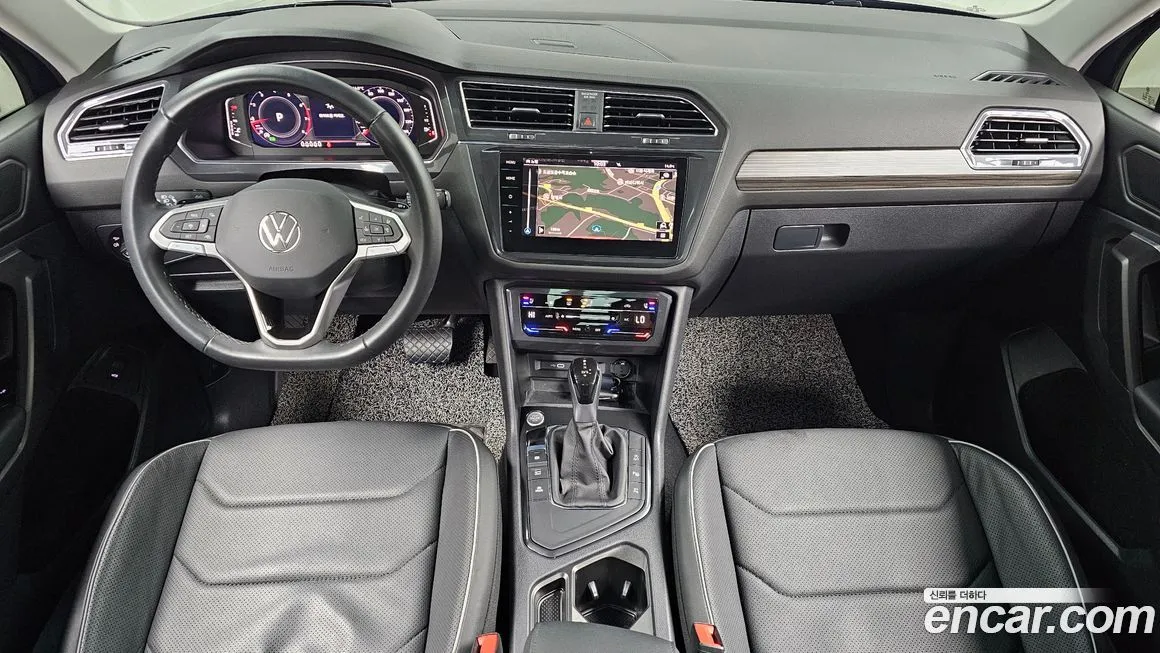 Volkswagen Tiguan — фото 8