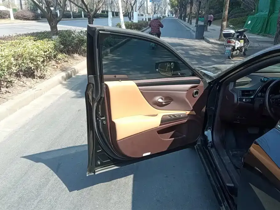 Lexus ES 2021 из CN, фото 9