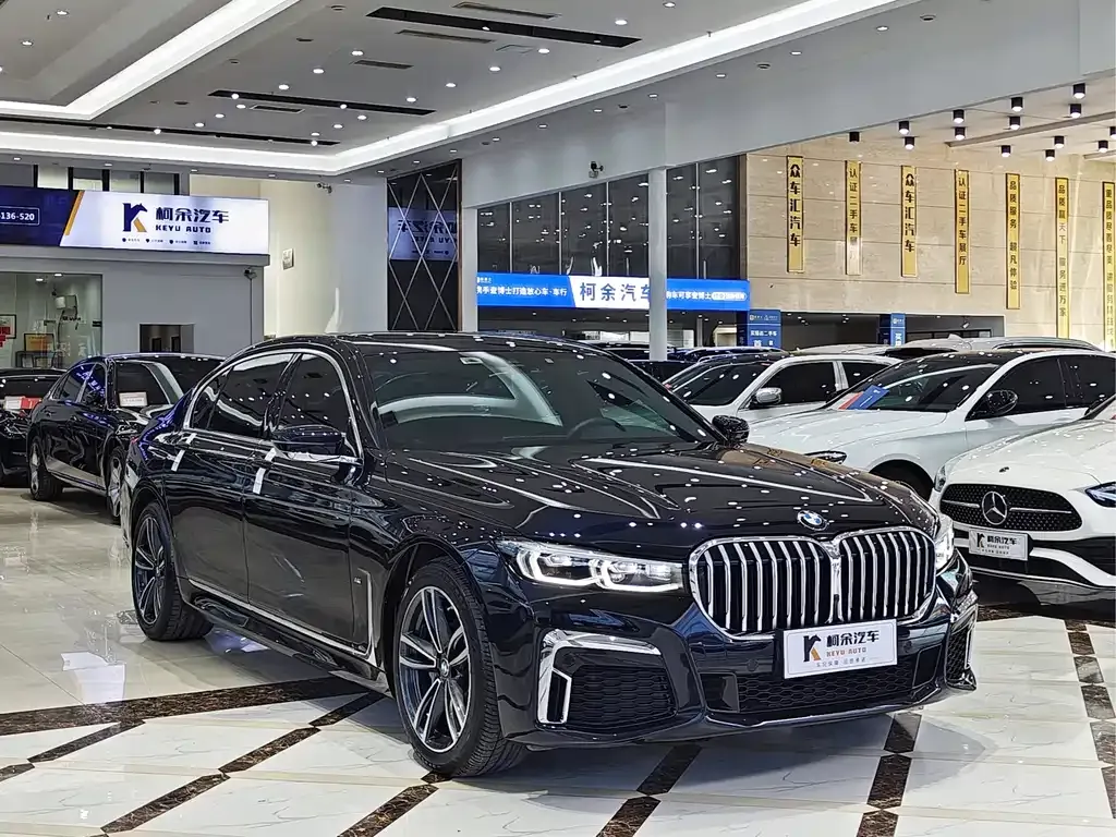 BMW 7 Series — фото 10