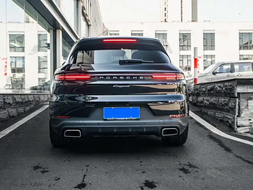 Porsche Cayenne — фото 2