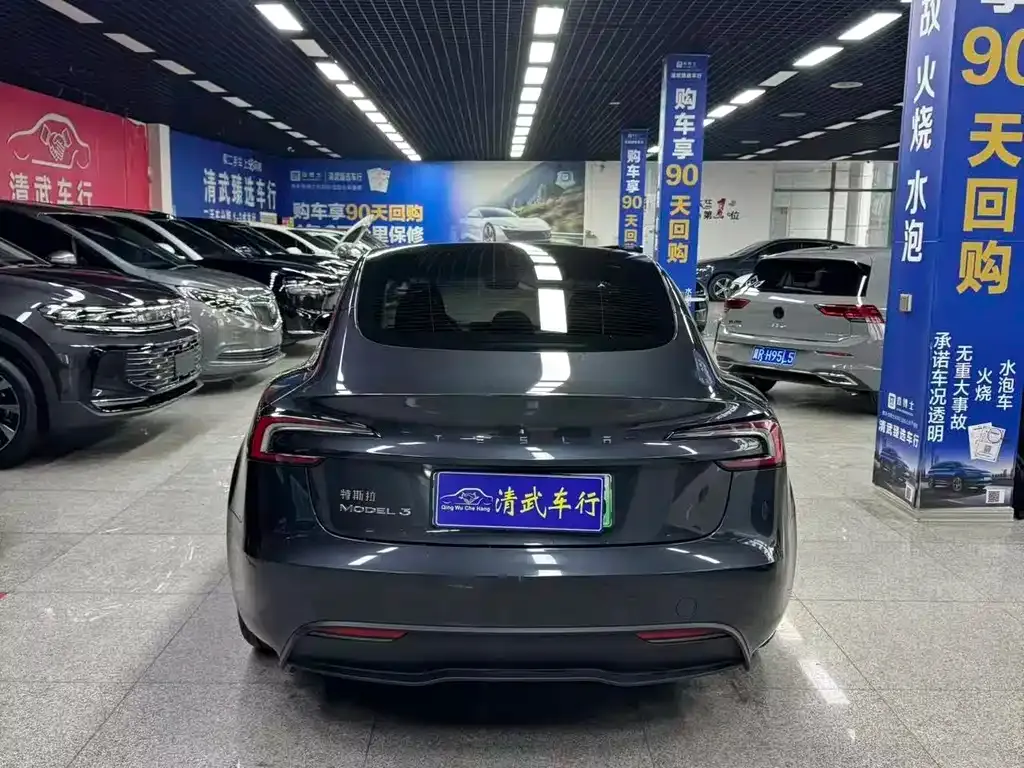 Tesla Model 3 — фото 9