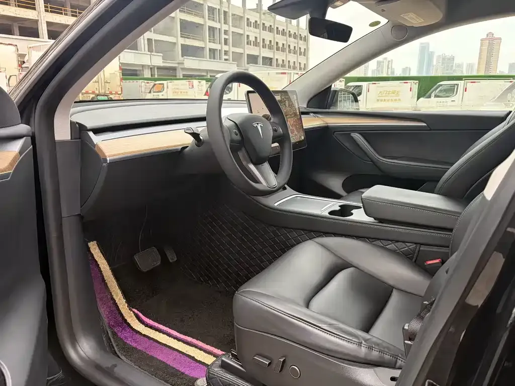 Tesla Model Y — фото 4