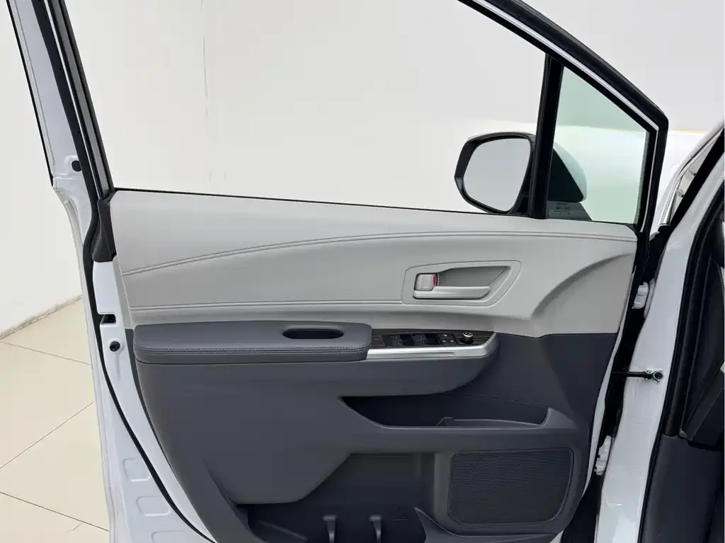 Toyota Sienna 2022 из CN, фото 2