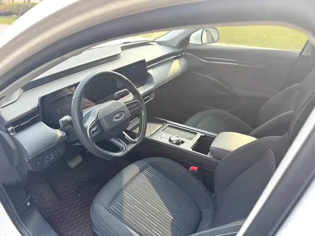 Ford Mondeo 2022 из CN, фото 2