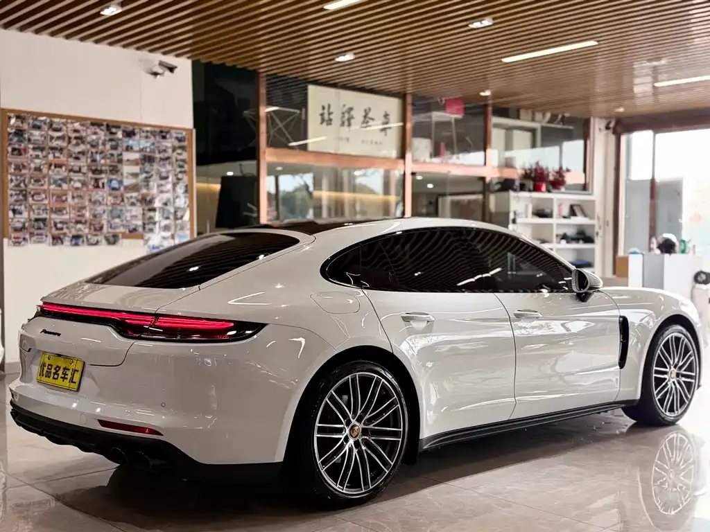 Porsche Panamera — фото 10