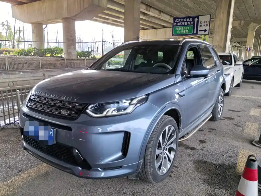 Land Rover Discovery Sport — фото 1