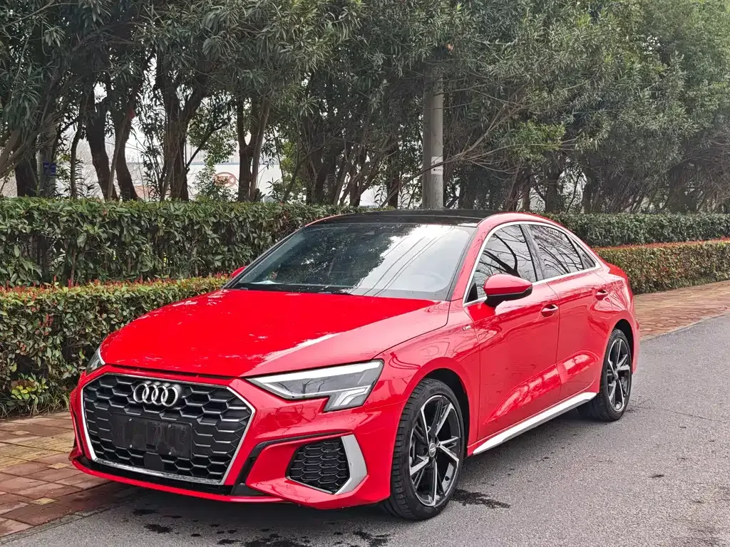 Audi A3 — фото 1