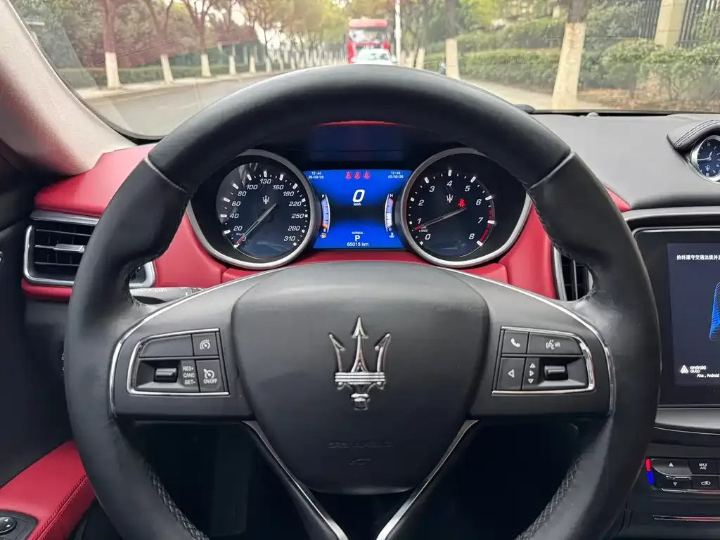 Maserati Ghibli — фото 10