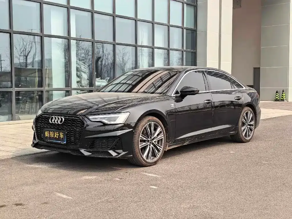 Audi A6L — фото 1