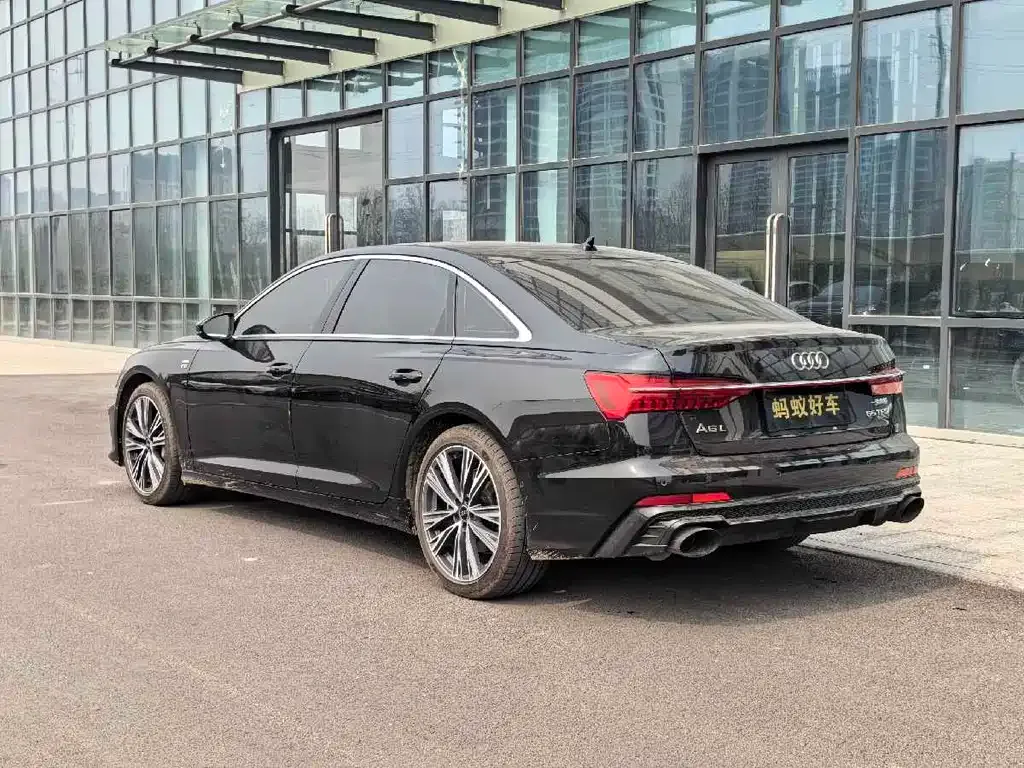 Audi A6L — фото 8