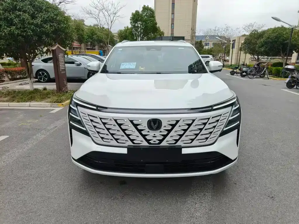 Changan CS75PLUS — фото 1
