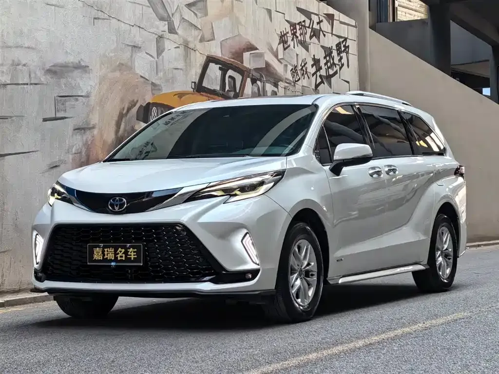 Toyota Granvia 2024 из CN, фото 1