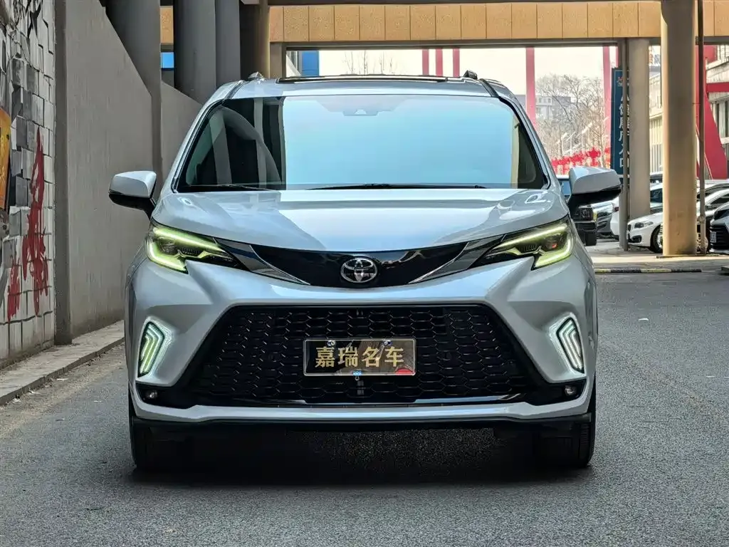 Toyota Granvia 2024 из CN, фото 8